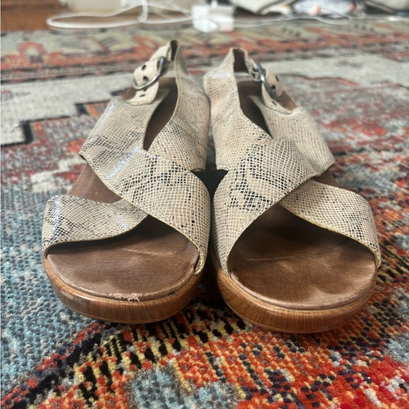 Dansko 38 Animal Print Leather Sandals Open Toe JACINDA 7.5 8 Slingbacks - Picture 5 of 7